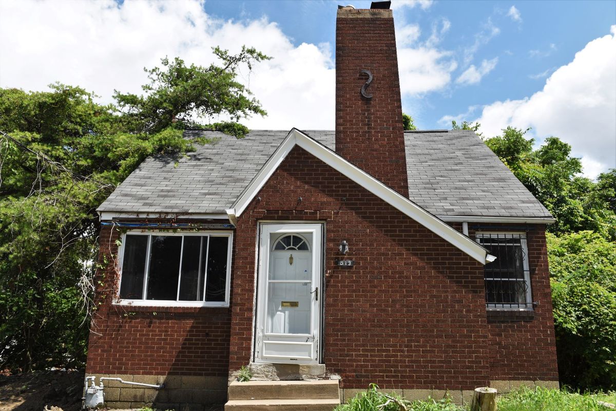 Front of 819 Shawnee Street. Property is in pre-development phase.